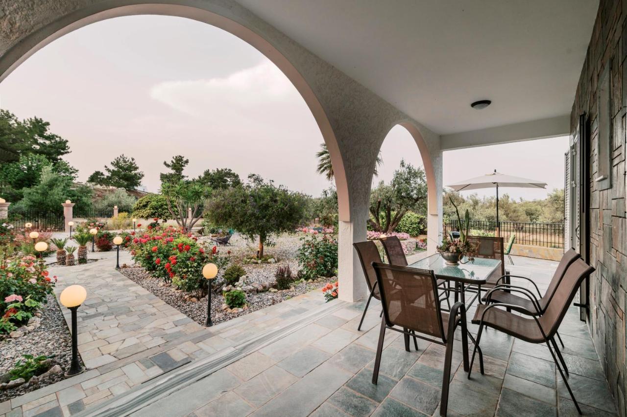 Villa Chara At Archaggelos / Rhodes